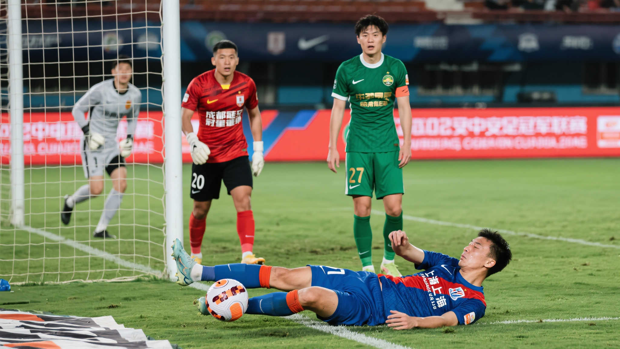 现出超强的 现出超强的